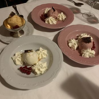 Alpenrose - Assorted desserts. - Swiss Food Near Me - Zürich, ZH