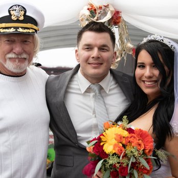 Party On Boats - My niece's wedding using Party on Boats rental with Greg the captain! - Boat Charters Near Me - Chicago, Illinois Party On Boats - My niece's wedding using Party on Boats rental with Greg the captain! - Boat Charters Near Me - Chicago, Illinois