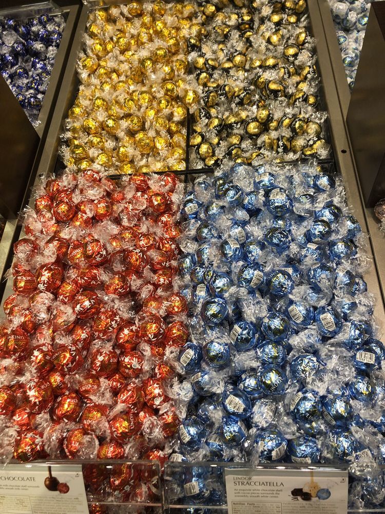 LINDT CHOCOLATE SHOP CLOSED Updated September 2024 105 Photos