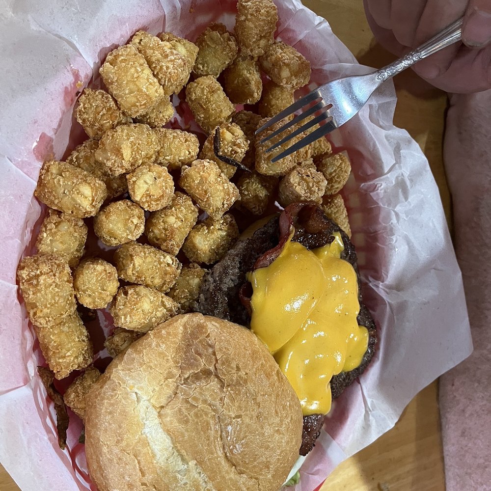 Fat Clarence's Pub and Grub - Bacon Cheeseburger - Bars Near Me - Jerome, Idaho