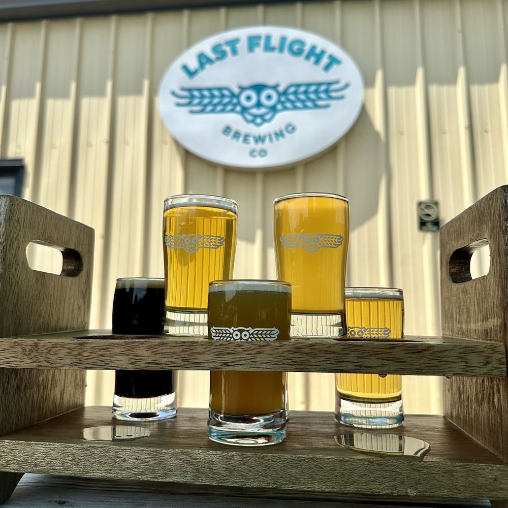 Last Flight Brewing Company Logo
