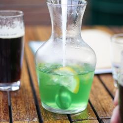 Segelschiffrestaurant Klipper - Waldmeisterlimonade