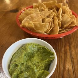 Taqueria & Pupuseria El Torogoz - Excellent Guacamole and Crispy chips