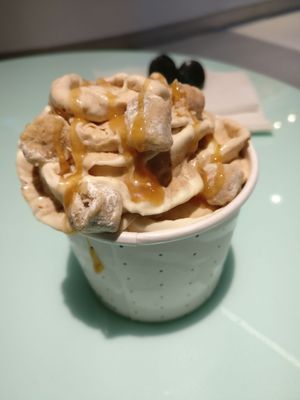 Milk & Cream Cereal Bar by null