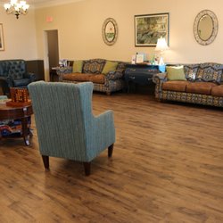 Bulverde Assisted Living - Enjoy the beautifully decorated living room.