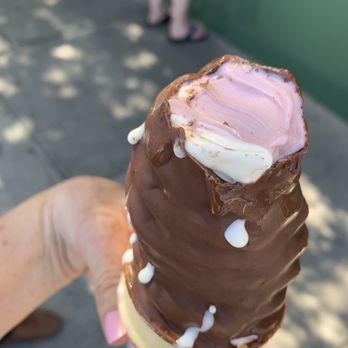 Topo - Prickly pear vanilla swirl dipped in chocolate - Mexican Near Me - Gilbert, Arizona