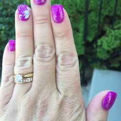 Q Nails & Spa - Vivian does amazing nail art!