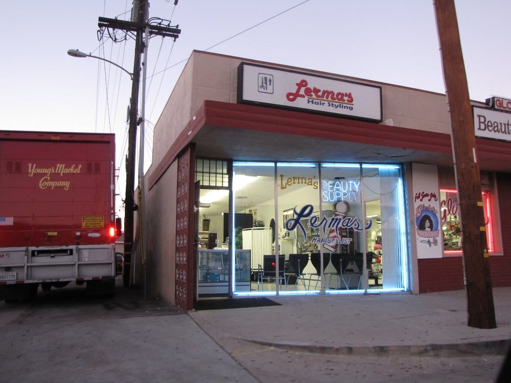 Lerma's Barber and Styling Shop Logo