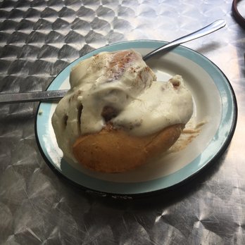 Baked On Maui - Cinnamon roll - Excellent - New American Near Me - Haiku, Hawaii