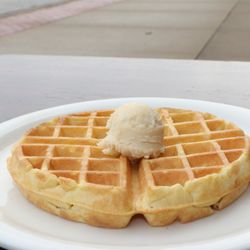 South 401 Restaurant And Dessert Shop - Waffle