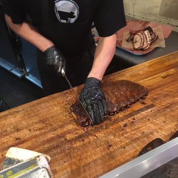 Franklin Barbecue - Cutting the ribs - Barbeque Near Me - Austin, Texas Franklin Barbecue - Cutting the ribs - Barbeque Near Me - Austin, Texas