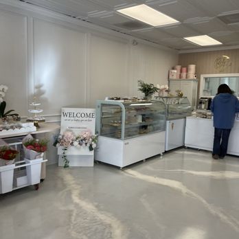 Flower and Flour Studio - Desserts Near Me - Agoura Hills, California Flower and Flour Studio - Desserts Near Me - Agoura Hills, California