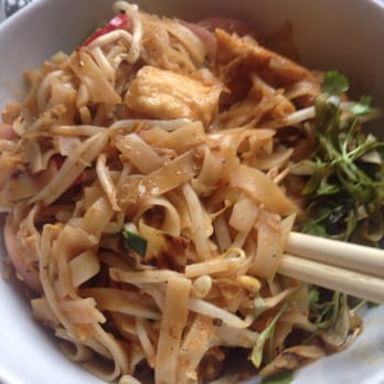 Wagamama - Vegetable pad Thai - Japanese Near Me - London, XGL