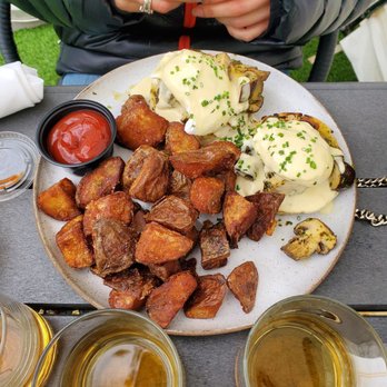 Front Porch - Veggie Benedict - American Near Me - Alexandria, Virginia
