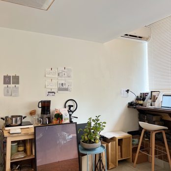 Coffee Lunar - Inside - Coffee & Tea Near Me - Toronto, Ontario