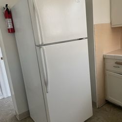Martinez Appliance & Refrigeration - Refrigerator