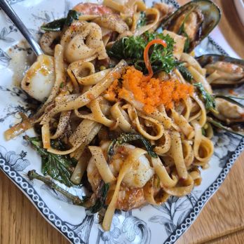 Di Fiora - Pasta Pad Cha - Asian Fusion Near Me - Seattle, Washington Di Fiora - Pasta Pad Cha - Asian Fusion Near Me - Seattle, Washington