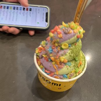 Somisomi - Ube matcha in a cup with frosty pebbles as toppings - Ice Cream & Frozen Yogurt Near Me - Bellevue, Washington Somisomi - Ube matcha in a cup with frosty pebbles as toppings - Ice Cream & Frozen Yogurt Near Me - Bellevue, Washington