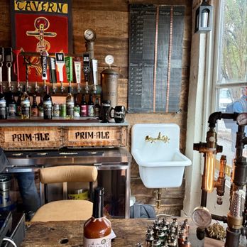 The Tavern at Rainbow Row - Beer, Wine & Spirits Near Me - Charleston, South Carolina The Tavern at Rainbow Row - Beer, Wine & Spirits Near Me - Charleston, South Carolina