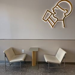 Heytea - Seating