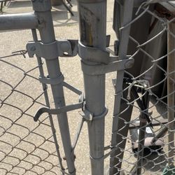 The Skoop Pet Waste Removal - Peace of mind knowing your gate is closed after we leave.
