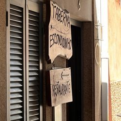 A Taberna do Escondidinho - Sign