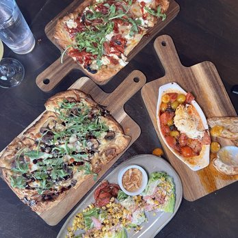 Felix Modern American Dining - New American Near Me - Chicago, Illinois