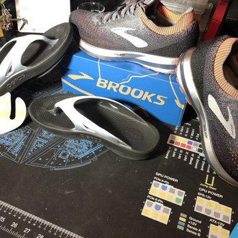 cadence running store