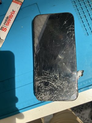 iPhone/Android Repair - Cracked Screen? Battery Issues? We Fix it All!
Trust Easy Fix Repair for fast, reliable iPhone repairs.
📱 Same-day service
💰 Competitive pricing
Expert technicians ready to help—get your iPhone back to perfect today!