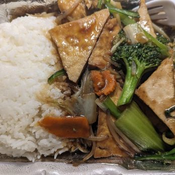Bangkok Thai and Pho 911 - Tofu and vegetables - Thai Near Me - Champaign, Illinois Bangkok Thai and Pho 911 - Tofu and vegetables - Thai Near Me - Champaign, Illinois
