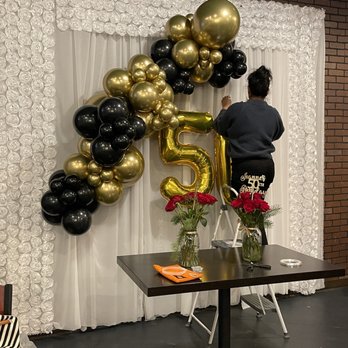 Happy Garlands - This is Ilene setting up my balloons - Balloon Services Near Me