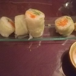 Restaurant Tako Sushi Bar - Rouleau Printanier au tartare de salmon