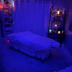 Massage4la -Tracy Lee - My studio located in Oak Park (the Capris)