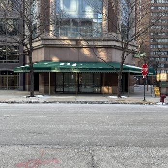 Chapel Street - The restaurant - Cafes Near Me - Chicago, Illinois