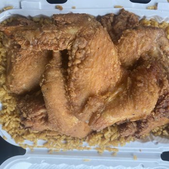 Wing Wah Kitchen - chicken and macaroni in a styrofoam container - Chinese Near Me - Brentwood, New York Wing Wah Kitchen - chicken and macaroni in a styrofoam container - Chinese Near Me - Brentwood, New York