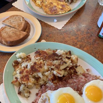 Metro 29 Diner Restaurant - Corned Beef Hash & Corned Beef Omelette - Diners Near Me - Arlington, Virginia Metro 29 Diner Restaurant - Corned Beef Hash & Corned Beef Omelette - Diners Near Me - Arlington, Virginia