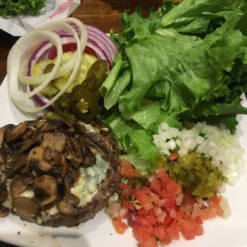 Fuddruckers - Burgers Near Me - Reading, Massachusetts