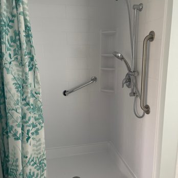 Bath Fitter - After photo - General Contractors Near Me - Springfield, Tennessee Bath Fitter - After photo - General Contractors Near Me - Springfield, Tennessee