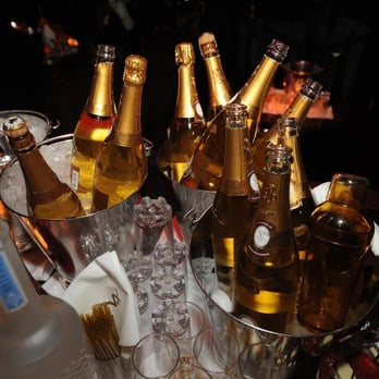 Xclusive Vegas VIP - champagne bottles in ice bucket - Nightlife Near Me Xclusive Vegas VIP - champagne bottles in ice bucket - Nightlife Near Me