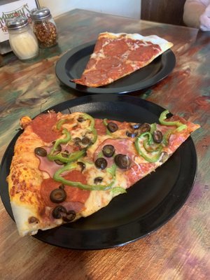 Martolli's Hand Tossed Pizza by null