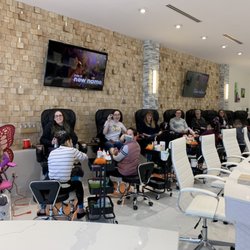 Vivacious Nails & Lounges - Happy Family reunions