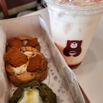 Somemore LA - Strawberry milk & cookies - Desserts Near Me - Los Angeles, California Somemore LA - Strawberry milk & cookies - Desserts Near Me - Los Angeles, California