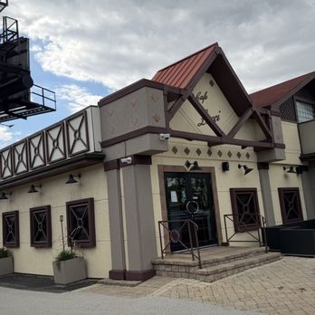 Cafe Lucci - Italian Near Me - Glenview, Illinois Cafe Lucci - Italian Near Me - Glenview, Illinois