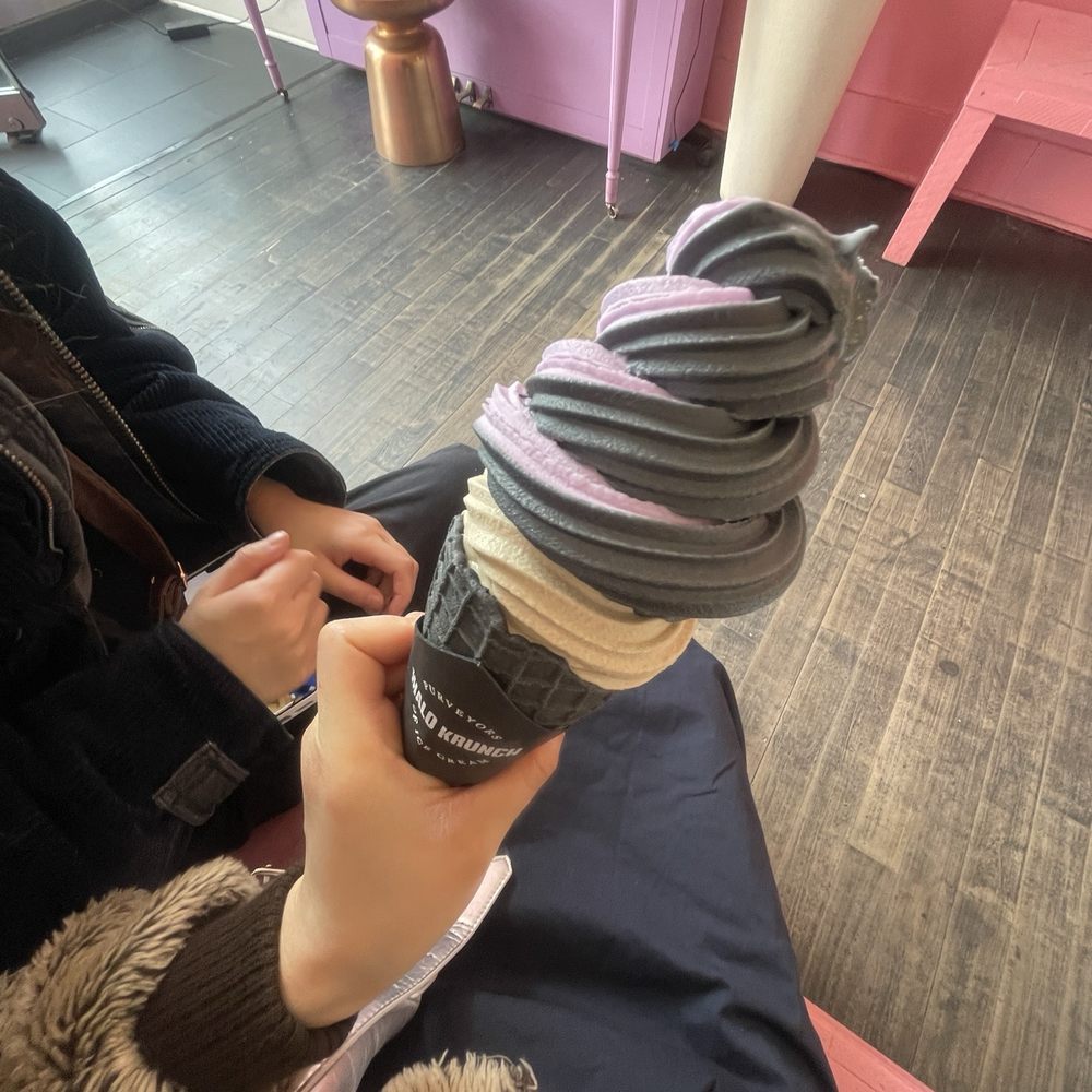 iHalo Krunch - swirl charcoal cone - Ice Cream & Frozen Yogurt Near Me - Toronto, Ontario iHalo Krunch - swirl charcoal cone - Ice Cream & Frozen Yogurt Near Me - Toronto, Ontario