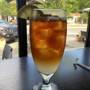 Luxe Bar & Grill - Arnold Palmer - Burgers Near Me - Birmingham, Michigan