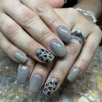 Amanda's Nails - Nail Salons Near Me - San Antonio, Texas