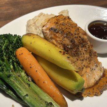 Yard House - Whiskey Glazed Salmon - Bars Near Me - Tampa, Florida