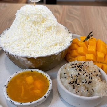 NaYa Dessert Cafe - Mango Tango Bingsu - Desserts Near Me - San Jose, California NaYa Dessert Cafe - Mango Tango Bingsu - Desserts Near Me - San Jose, California