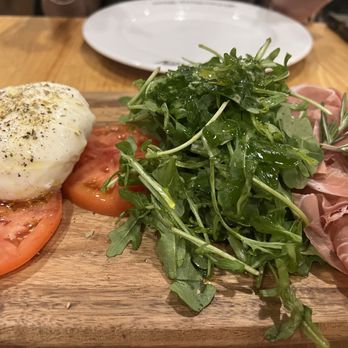 Mister O1 Extraordinary Pizza Miramar - Burrata crudo. Added arugula - Pizza Near Me - Miramar, Florida Mister O1 Extraordinary Pizza Miramar - Burrata crudo. Added arugula - Pizza Near Me - Miramar, Florida