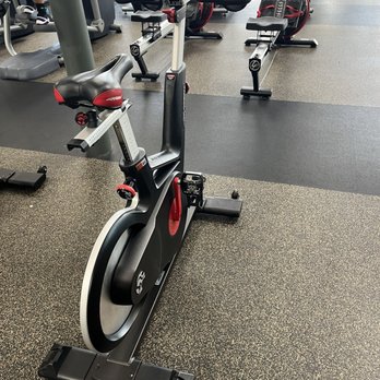 Fitness 19 - Gardena - Spin bike - Gyms Near Me - Gardena, California Fitness 19 - Gardena - Spin bike - Gyms Near Me - Gardena, California